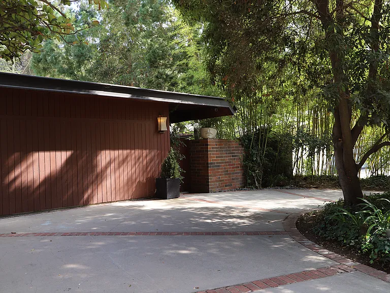 3-4 off-street spaces _ circular driveway