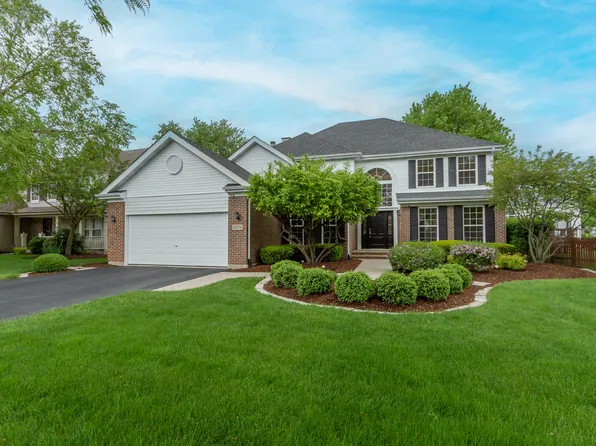 1533 Derby Ln, Bartlett, IL 60103