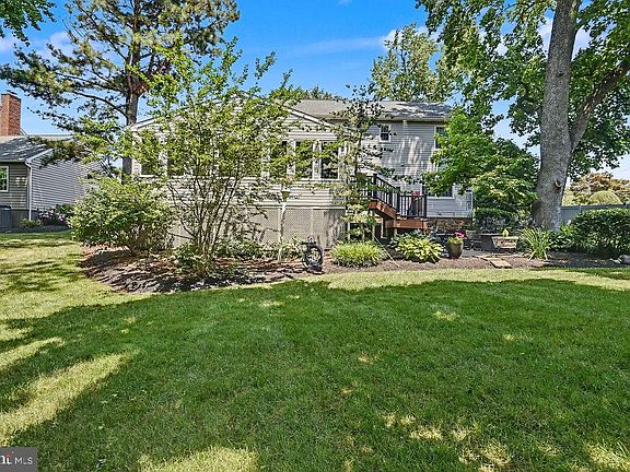 5th image of 216 Old Mill Ln