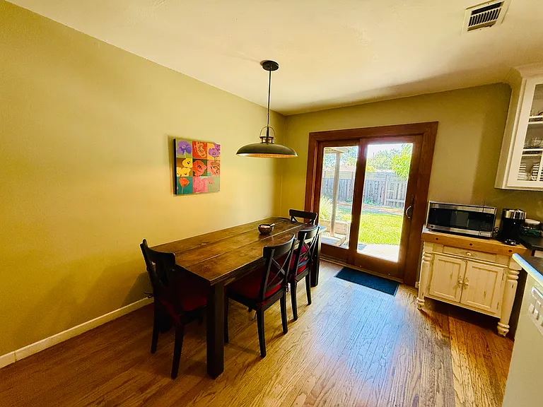 2849 Cypress St — Photo 9