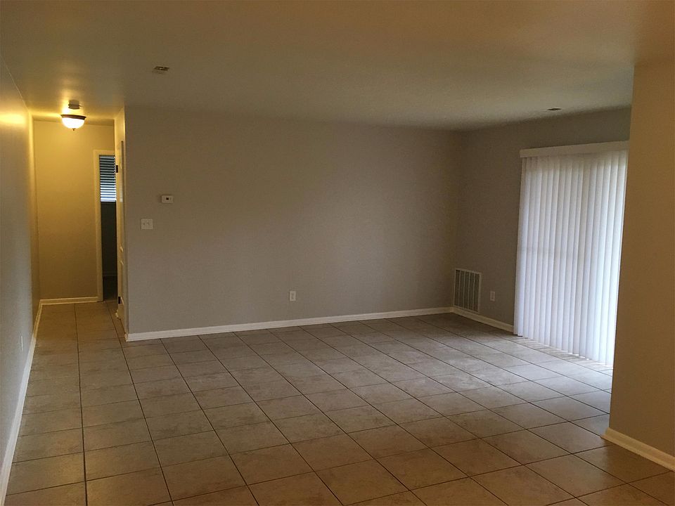 1st image of 129 Green St APT 02