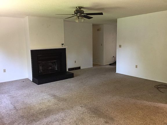 3rd image of 1810 Linkton Dr