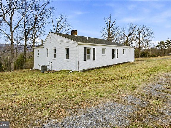 5th image of 3221 Laurel Grove Rd