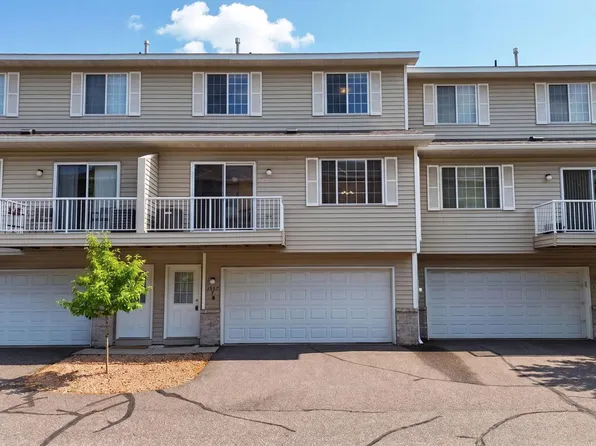 1587 County Road D E, Maplewood, MN 55109