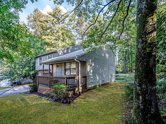 3rd image of 2301 Loch Lomond Ln