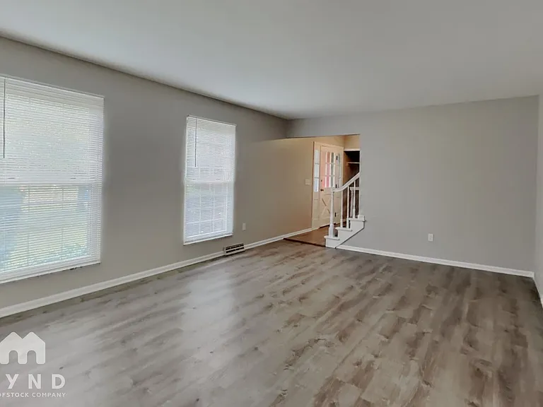 1525 Francisco Rd — Photo 9
