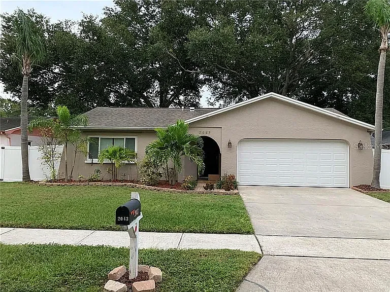 2 bed, 1172 sqft, $2,349 — Photo 3
