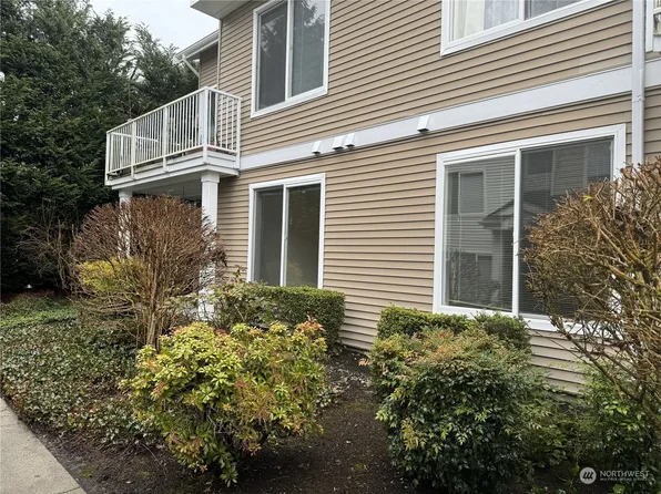 14715 1st Lane NE #102, Duvall, WA 98019