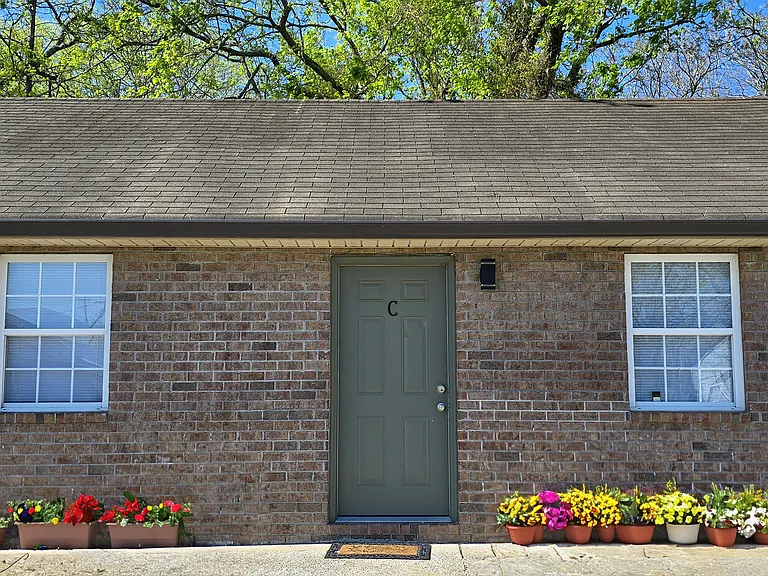 420 S Maple St — Photo 6