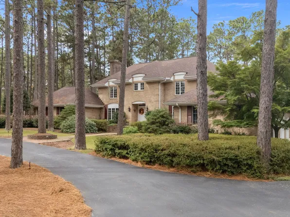 35 Lake Dornoch Drive, Pinehurst, NC 28374