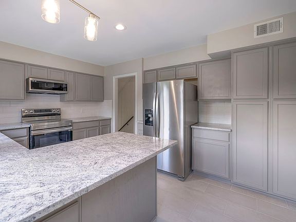 Hugh storage space for everything in the kitchen !
