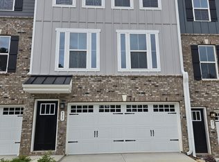 933 Woods Chapel Rd, Buford, GA 30518