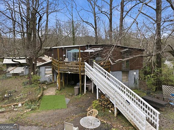 4th image of 272 Gordon Cir SW