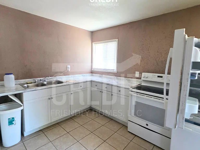 801 Cantrell Heights St — Photo 5