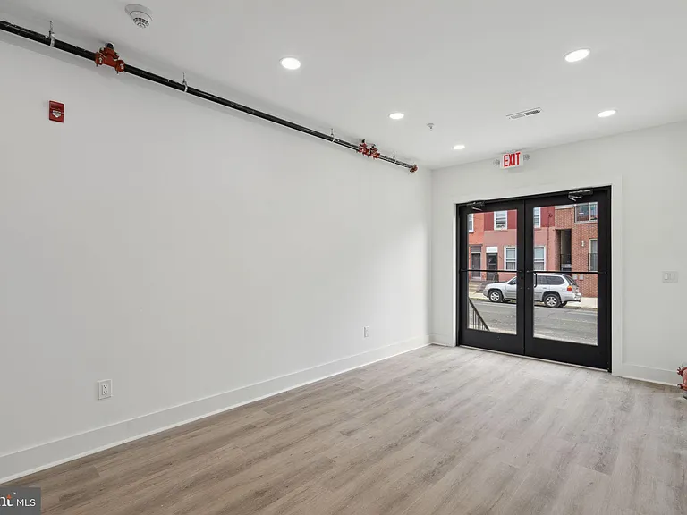 528 W Berks St #1 — Photo 4