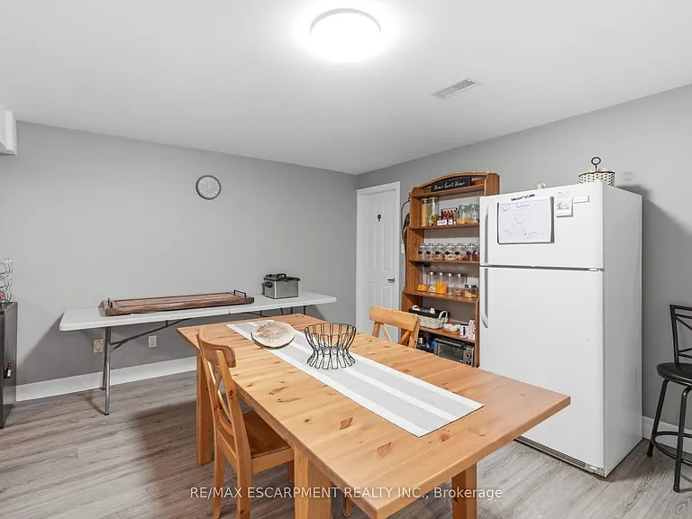 303 Caledon Ave #LOWER — Photo 15