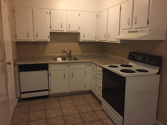2nd image of 15 Chapel Hill Dr APT 8