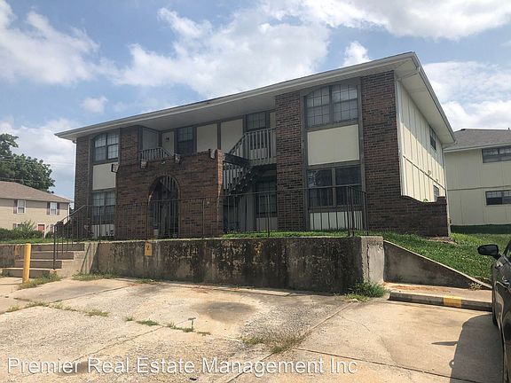 3rd image of 300 W Montgomery St #2