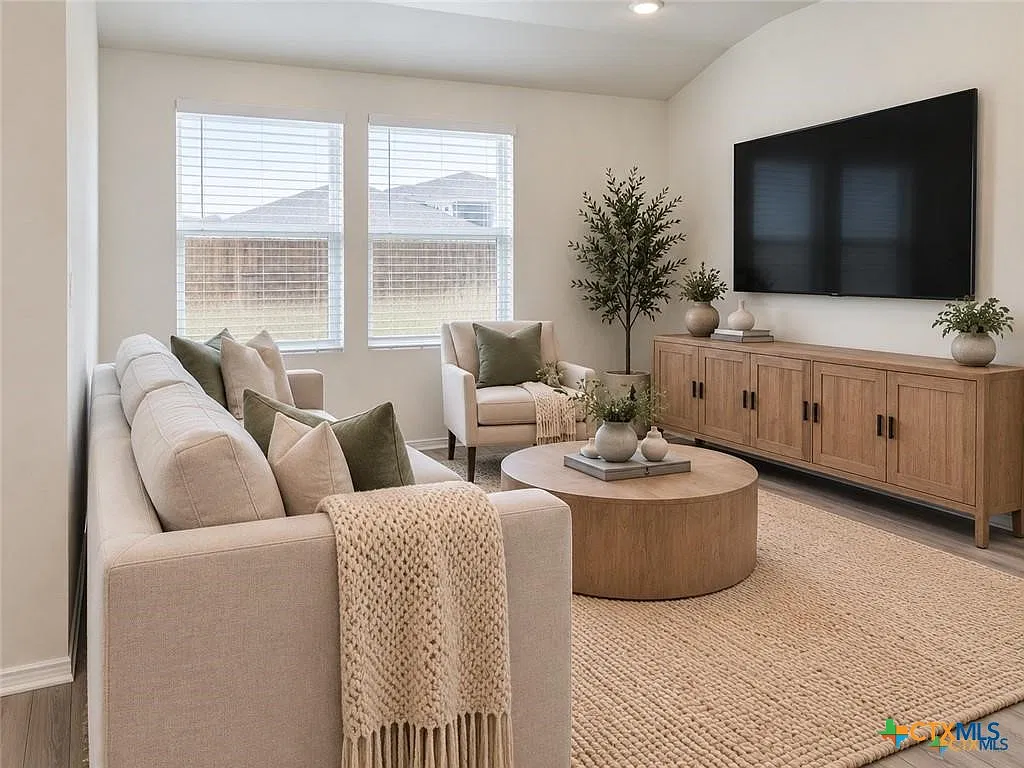 4 bed, 2.0 bath, 1788 sqft, $1,799 — Photo 2