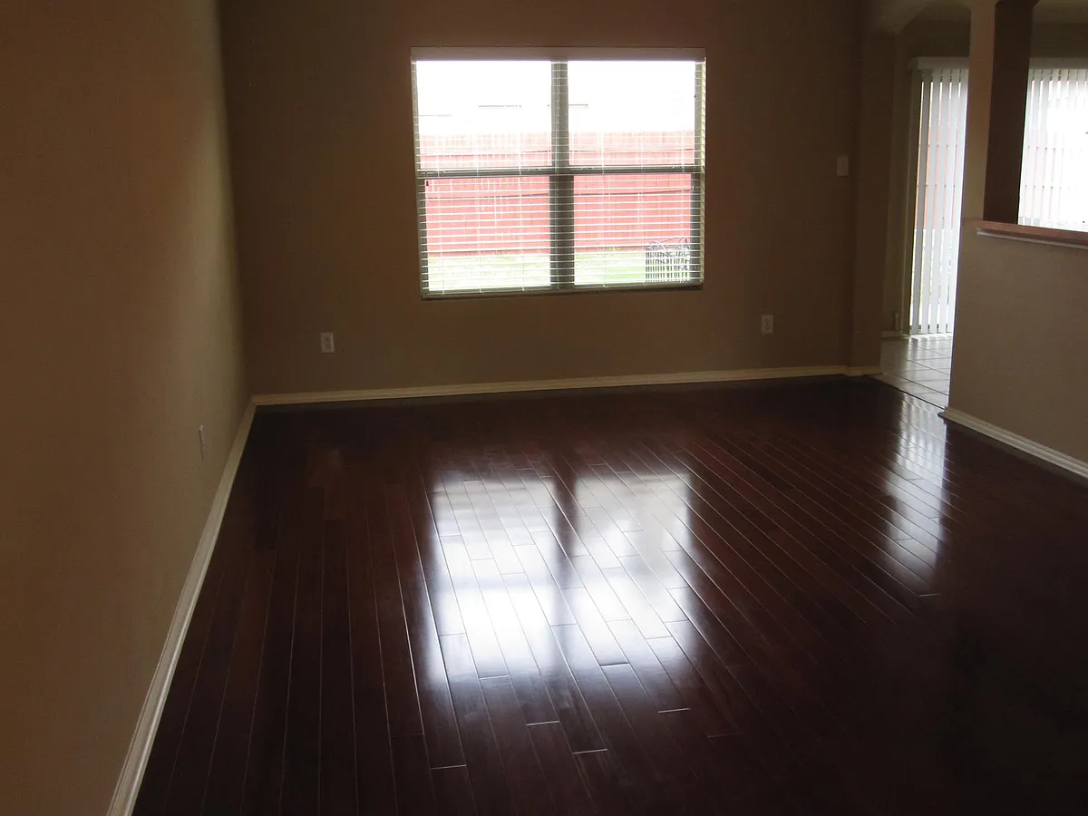 Building Photo - 609 Twin Knoll Dr