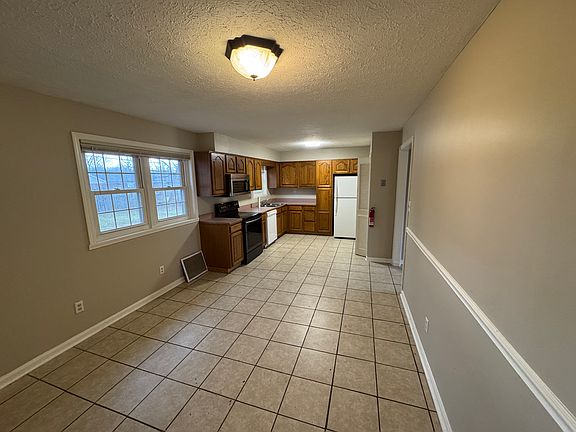 3rd image of 220 Glendale Dr