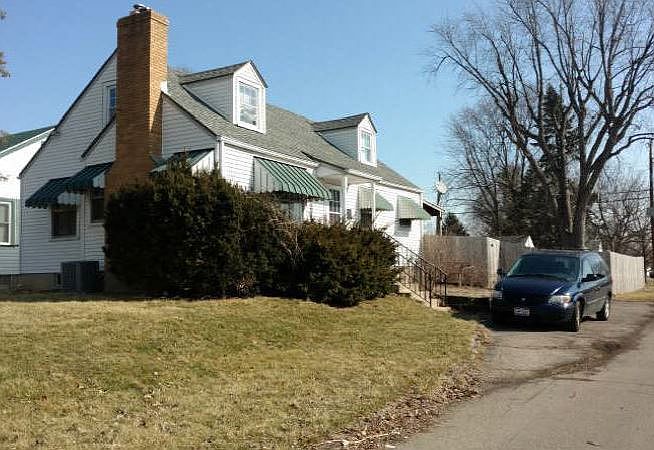2nd image of 1701 Laird Ave