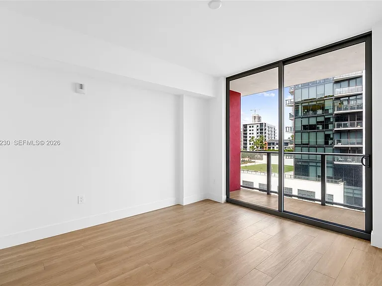 90 NE 32nd St #1009 — Photo 9