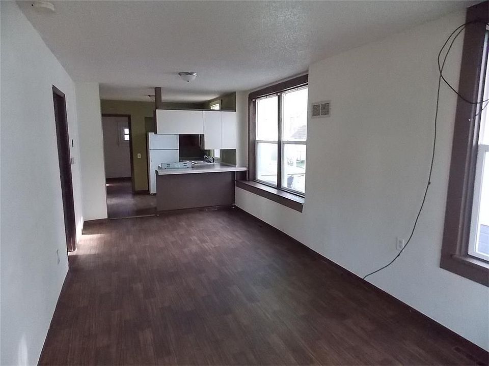 2nd image of 1014 B Ave NW