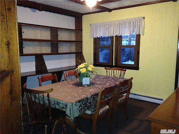 3rd image of 93 Abbey Ln
