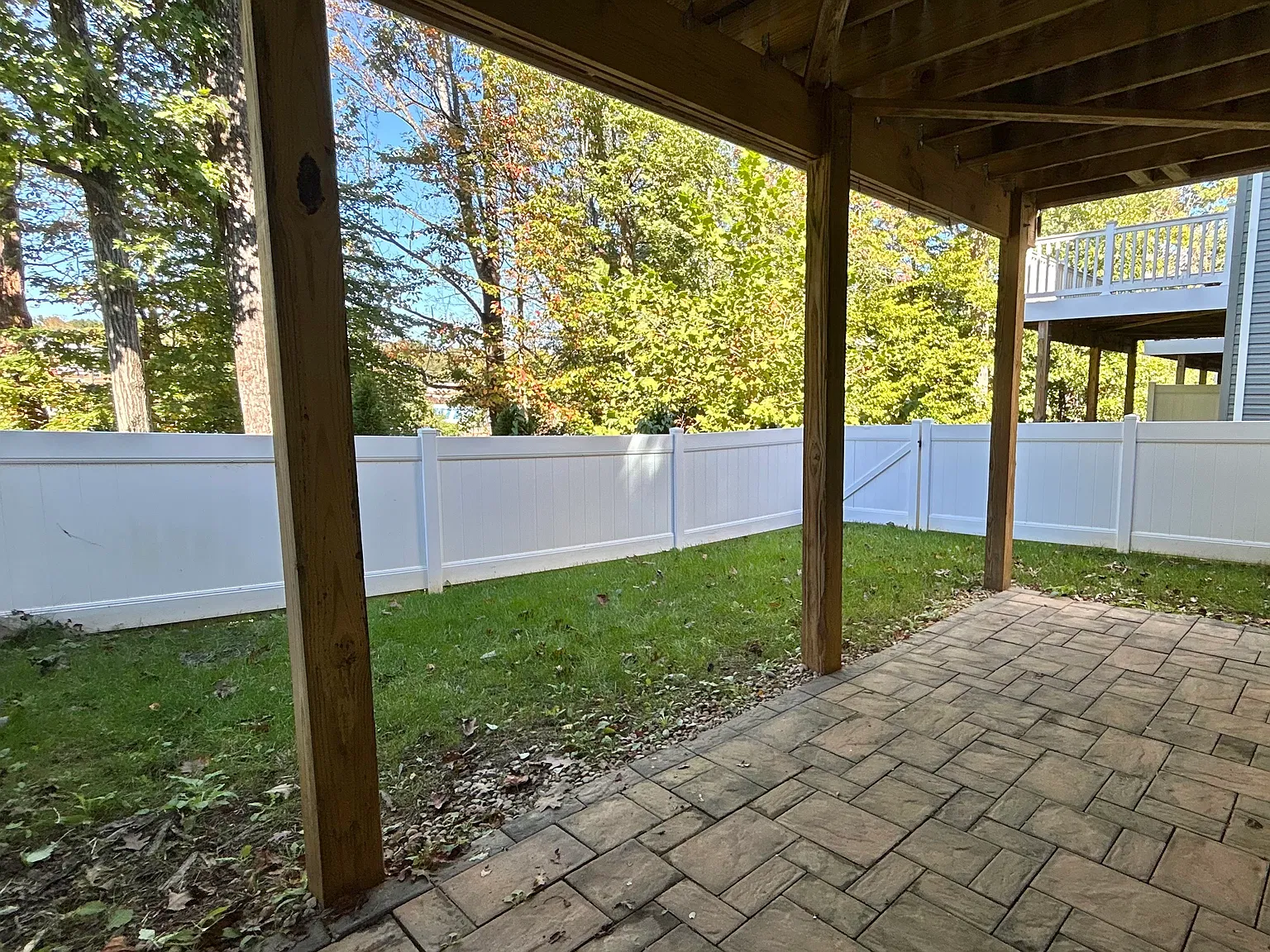 3 bed, 2.5 bath, 1682 sqft, $2,300 — Photo 3
