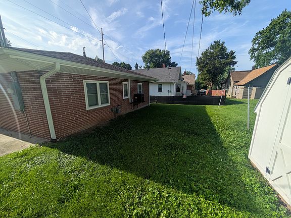 3rd image of 907 N 10th St