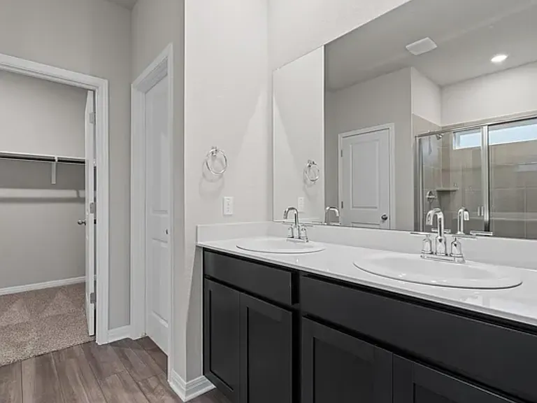 528 Loriner Way — Photo 15