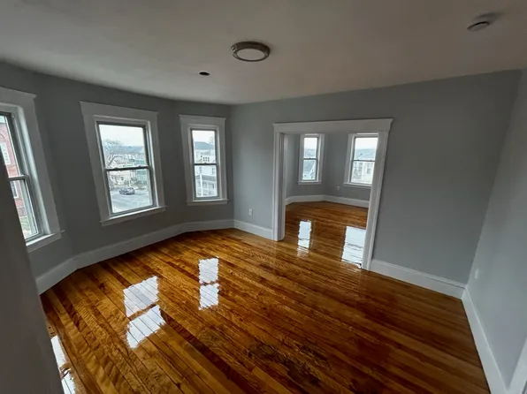 (undisclosed Address), Worcester, MA 01604