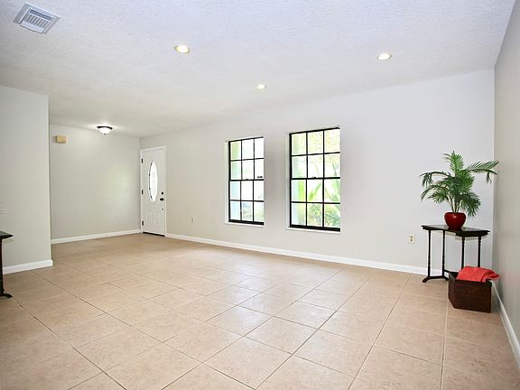 5th image of 441 Bargello Ave SE