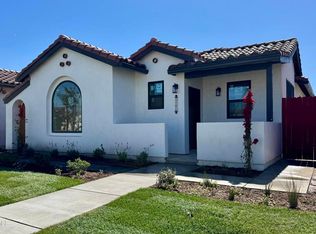 1120 W 1st St, Oxnard, CA 93030