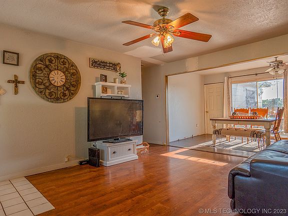 3rd image of 706 N Park Ave