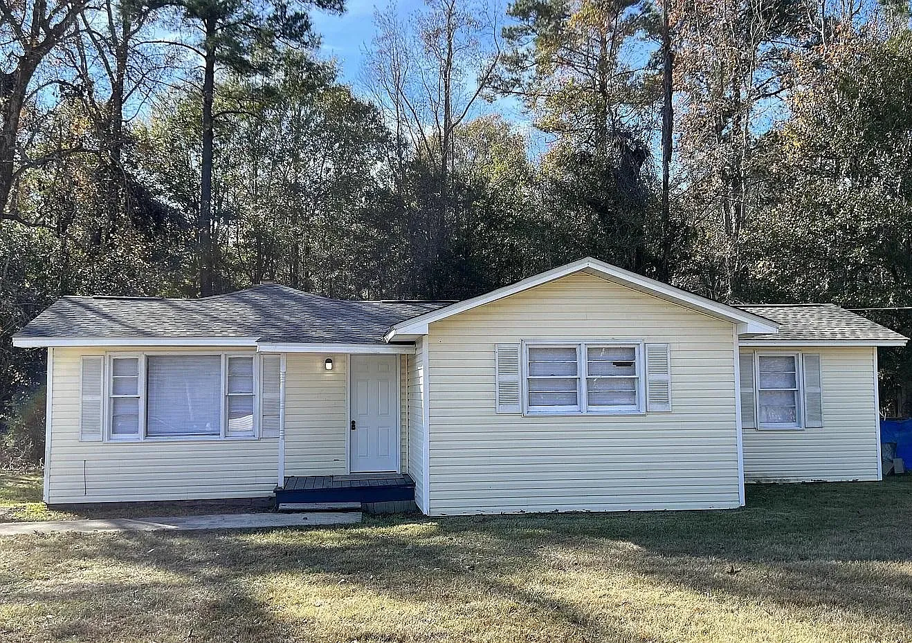 3 bed, 1254 sqft, $1,300 — Photo 1