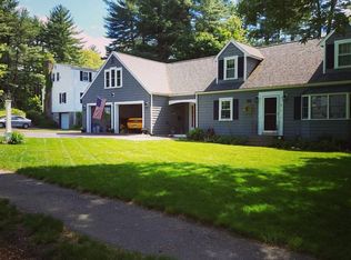 8 Oak Hill Dr, Walpole, MA 02081
