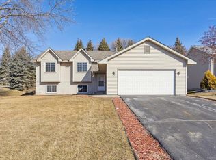 3507 Tara Ln, Woodbury, MN 55125