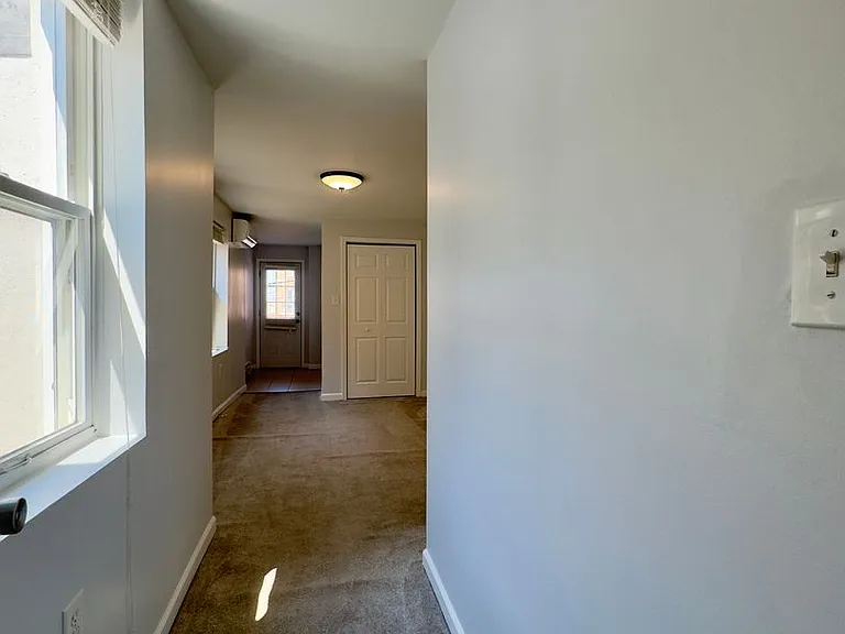 934 S East Ave — Photo 24
