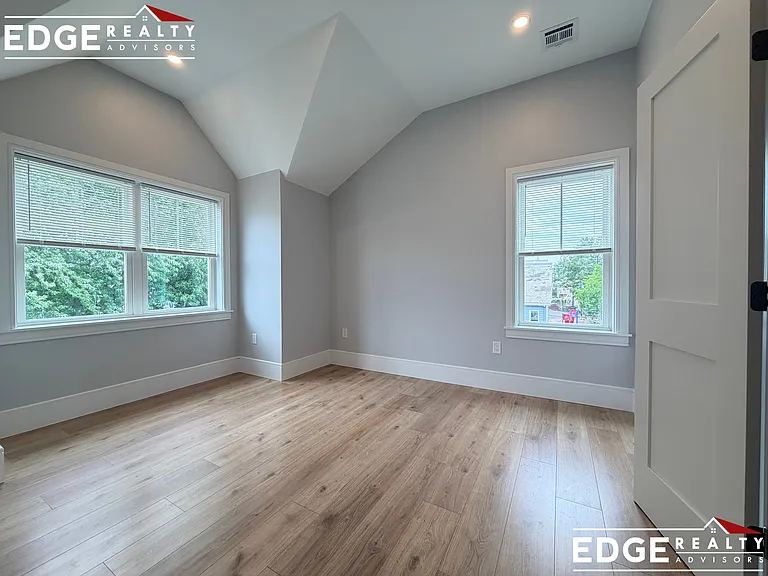 9-11 Holton St #11-3 — Photo 6