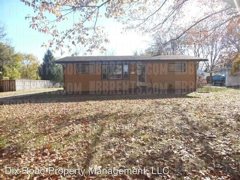 869 Sando Dr photo 1
