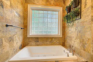 primary bath tub jetted_04272026