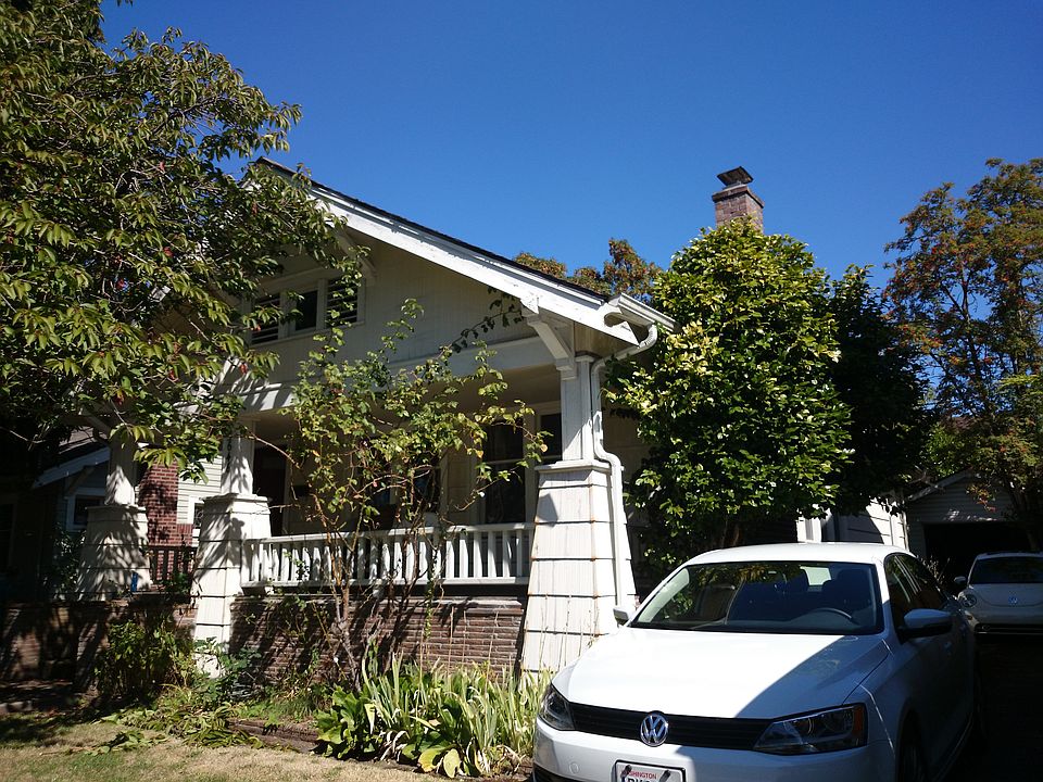2nd image of 5646 11th Ave NE