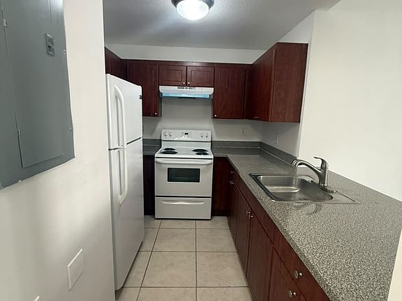 3rd image of 2461 W 78th St APT 103