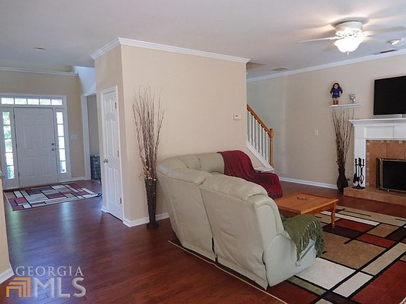 3rd image of 237 Clifton Ln