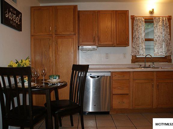 4th image of 1403 N Carolina Pl