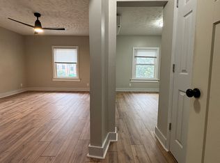 117 S 38th St #2, Omaha, NE 68131