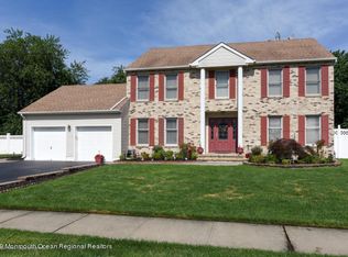 34 Daniel Dr, Hazlet, NJ 07730