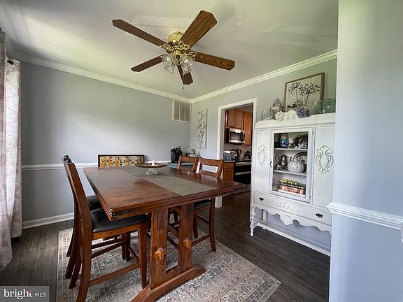 4th image of 10002 Erlwood Ct